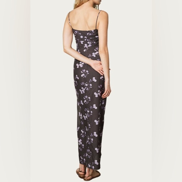 Black Iris
Livie Floral-Print Cotton Maxi Dress In Black (D5) - Picture 5 of 9